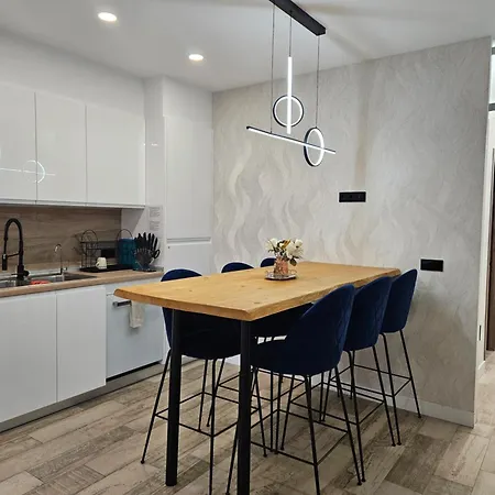 Centrica De Lujo Gv 3 * Valencie